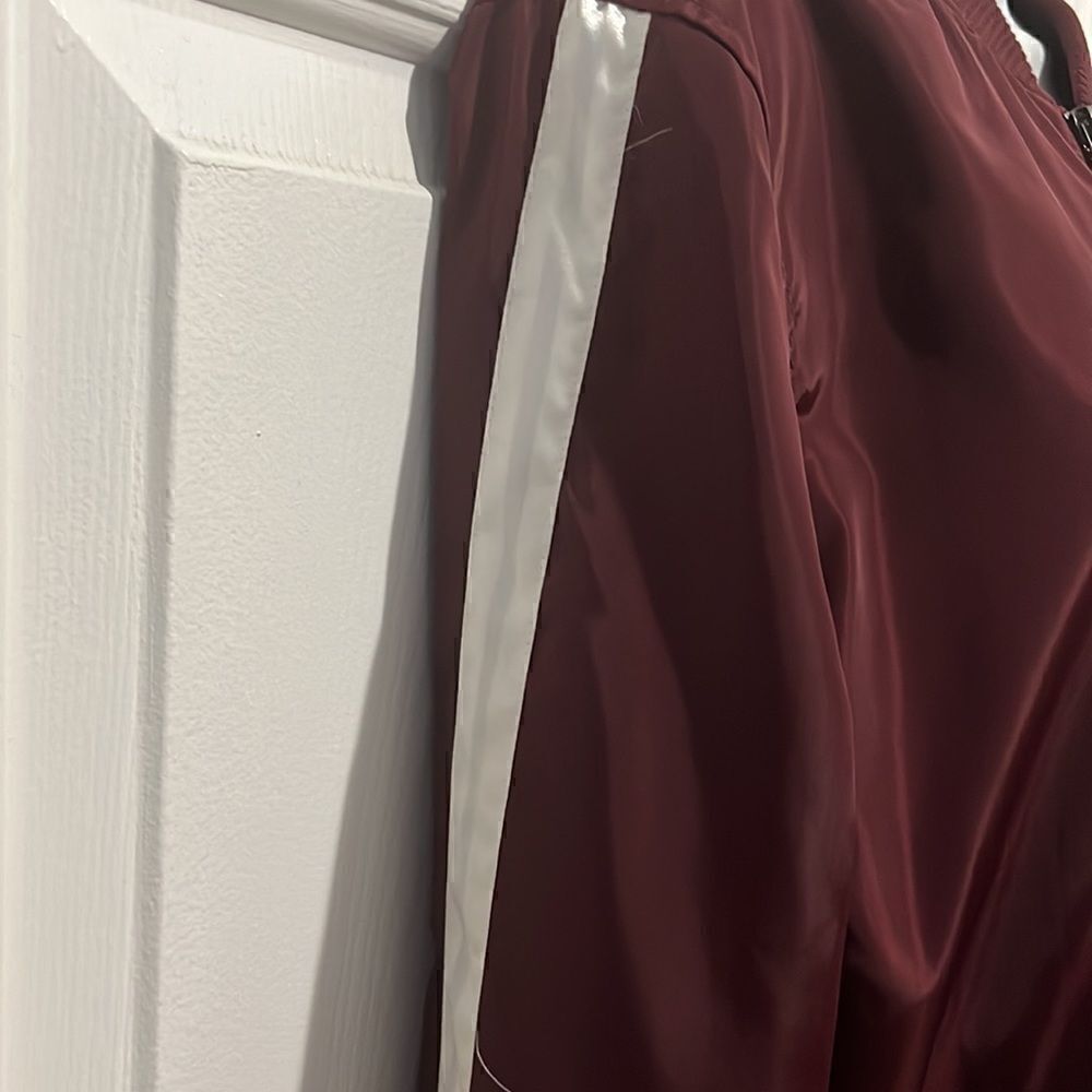 Lightweight Jacket. - Picture 4 of 6